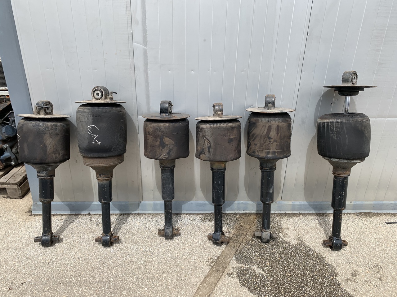 AIR SPRING SYSTEM ASSEMBLY MAN TGX - Pneumatska suspenzija za Kamion: slika 1 AIR SPRING SYSTEM ASSEMBLY MAN TGX - Pneumatska suspenzija za Kamion: slika 1