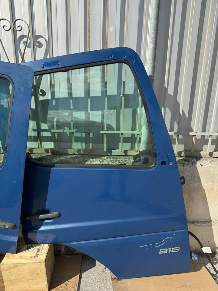 DOOR MERCEDES ATEGO 4 (LEFT AND RIGHT) - Kabina i enterijer: slika 3 DOOR MERCEDES ATEGO 4 (LEFT AND RIGHT) - Kabina i enterijer: slika 3