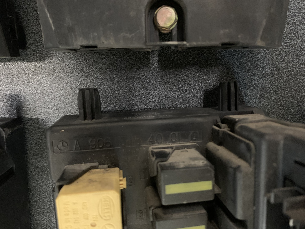 FUSE BOX SPRINTER 901,906 - Električni sistem za Dostavno vozilo: slika 3 FUSE BOX SPRINTER 901,906 - Električni sistem za Dostavno vozilo: slika 3