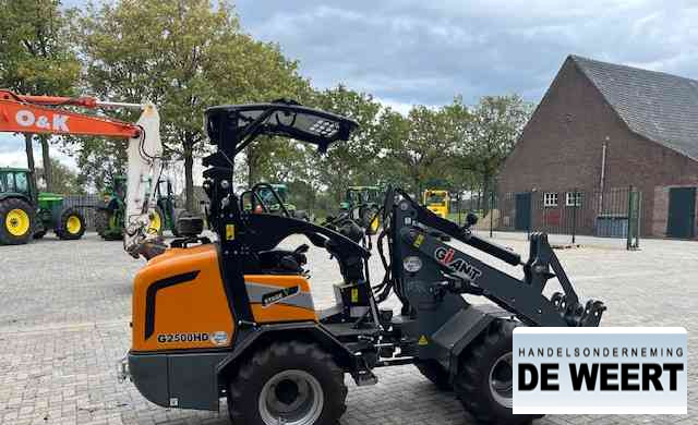 Giant 2500HD - Utovarivač točkaš: slika 5 Giant 2500HD - Utovarivač točkaš: slika 5
