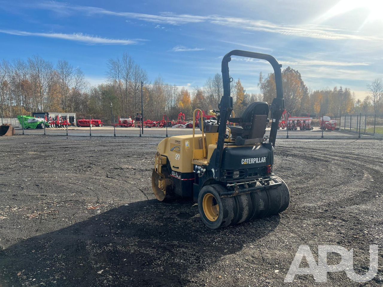 CATERPILLAR CB-225E - Valjak: slika 3 CATERPILLAR CB-225E - Valjak: slika 3