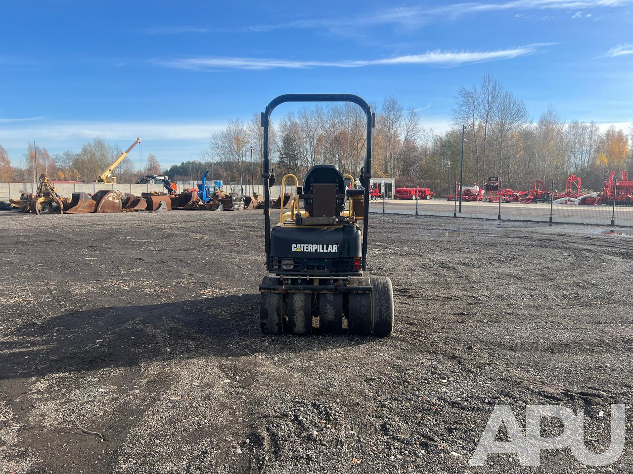 CATERPILLAR CB-225E - Valjak: slika 4 CATERPILLAR CB-225E - Valjak: slika 4