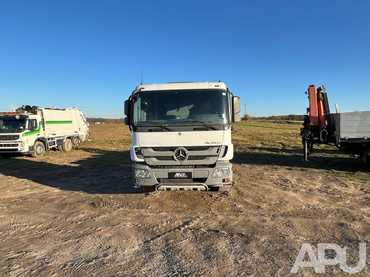 Kamion sa golom šasijom i zatvorenom kabinom MB Actros: slika 13
