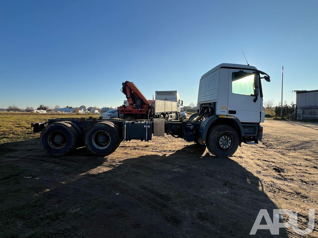 Kamion sa golom šasijom i zatvorenom kabinom MB Actros: slika 19