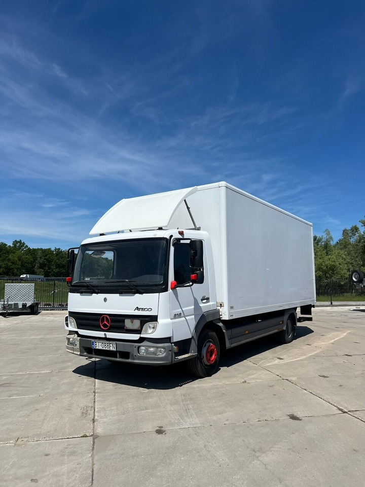 Mercedes-Benz ATEGO 818 dostawczy winda - Kamion sa zatvorenim sandukom: slika 1 Mercedes-Benz ATEGO 818 dostawczy winda - Kamion sa zatvorenim sandukom: slika 1