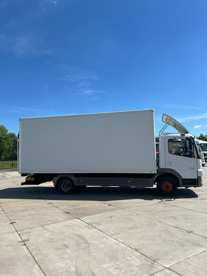 Mercedes-Benz ATEGO 818 dostawczy winda - Kamion sa zatvorenim sandukom: slika 4 Mercedes-Benz ATEGO 818 dostawczy winda - Kamion sa zatvorenim sandukom: slika 4