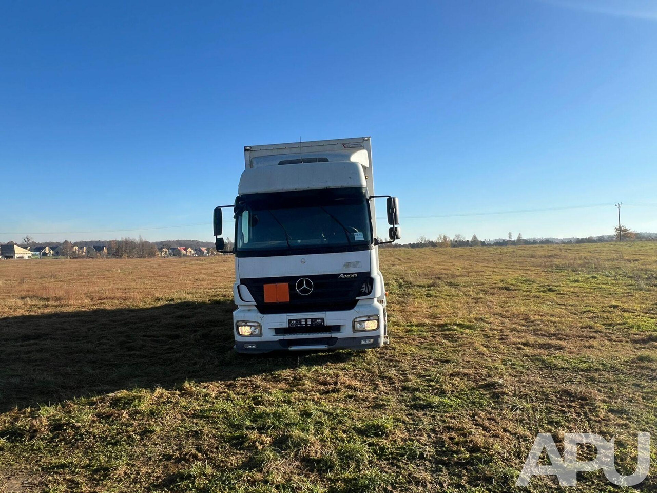 Mercedes-Benz Axor 1829 - Kamion sa zatvorenim sandukom: slika 2 Mercedes-Benz Axor 1829 - Kamion sa zatvorenim sandukom: slika 2