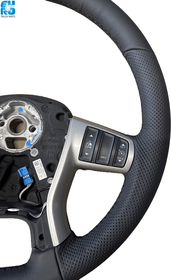 DAF STEERING WHEEL WITH 5 SWITCHES + DEPOSIT 2020858 - Volan za Kamion: slika 3 DAF STEERING WHEEL WITH 5 SWITCHES + DEPOSIT 2020858 - Volan za Kamion: slika 3