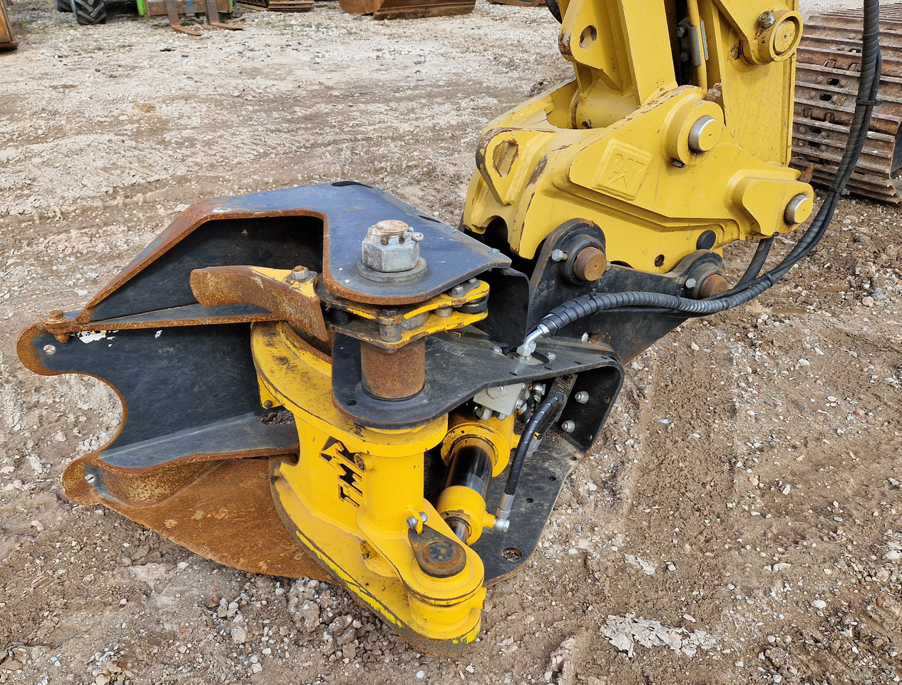 Bager guseničar CATERPILLAR 313GC: slika 15