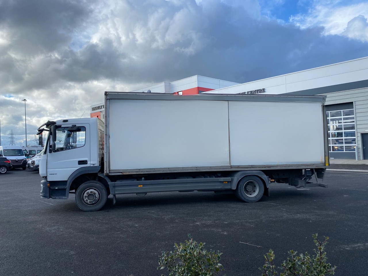 2014 Mercedes Atego 1524 - Kamion sa zatvorenim sandukom: slika 4 2014 Mercedes Atego 1524 - Kamion sa zatvorenim sandukom: slika 4