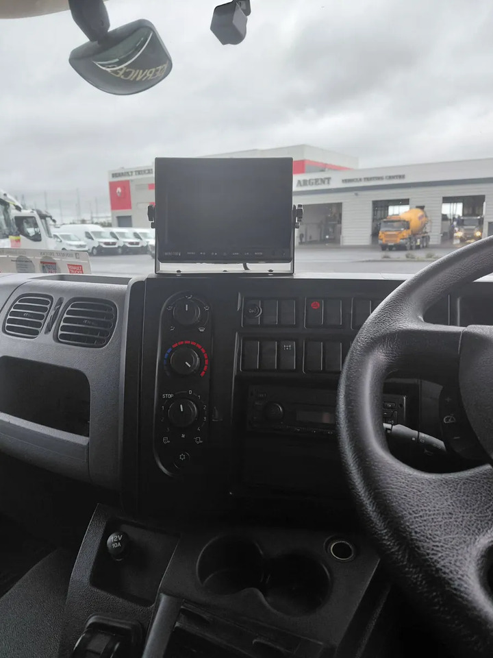 2019 Renault D 12T - Kamion sa zatvorenim sandukom: slika 4 2019 Renault D 12T - Kamion sa zatvorenim sandukom: slika 4