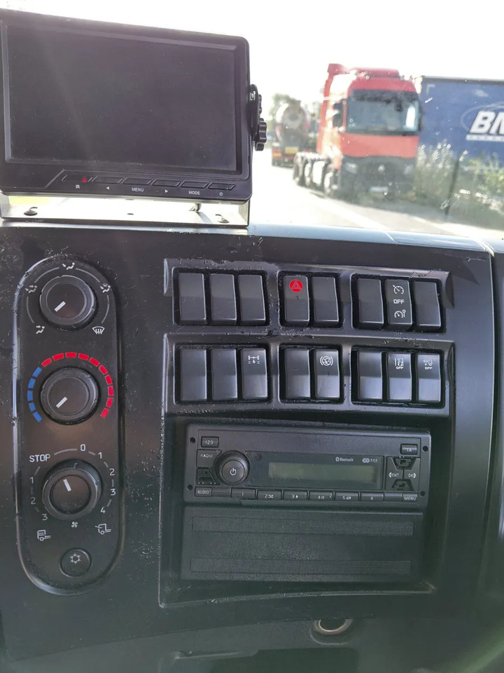 2019 Renault D 18T - Kamion sa zatvorenim sandukom: slika 2 2019 Renault D 18T - Kamion sa zatvorenim sandukom: slika 2