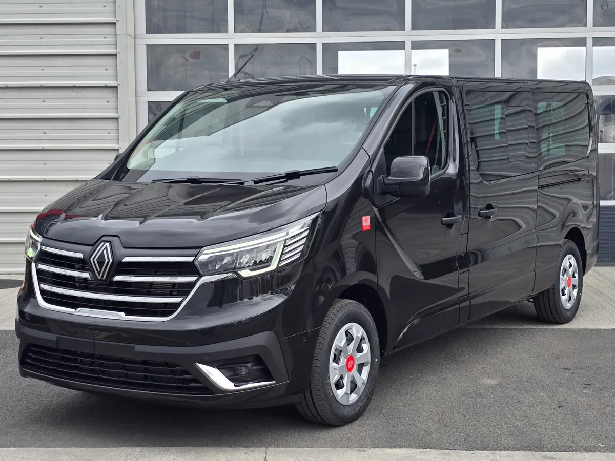 2025 Renault Trafic Combi 170BHP Auto - Putnički kombi: slika 2 2025 Renault Trafic Combi 170BHP Auto - Putnički kombi: slika 2