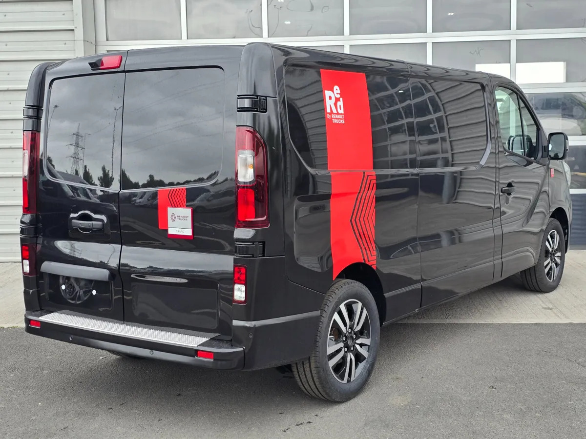 NEW Renault Trafic Exclusive 170BHP/150BHP Auto Black - Furgon: slika 2 NEW Renault Trafic Exclusive 170BHP/150BHP Auto Black - Furgon: slika 2