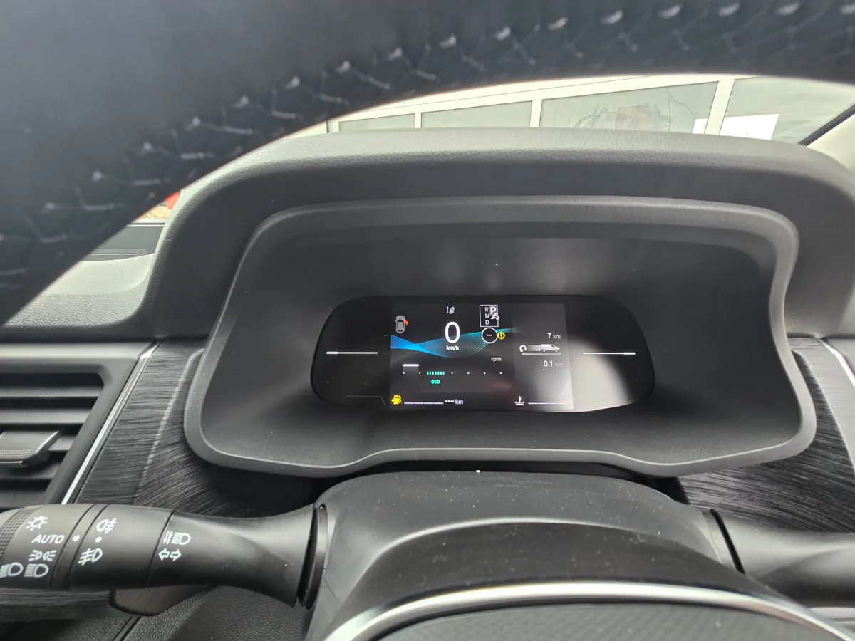 NEW Renault Trafic Exclusive 170BHP/150BHP Auto White - Furgon: slika 4 NEW Renault Trafic Exclusive 170BHP/150BHP Auto White - Furgon: slika 4