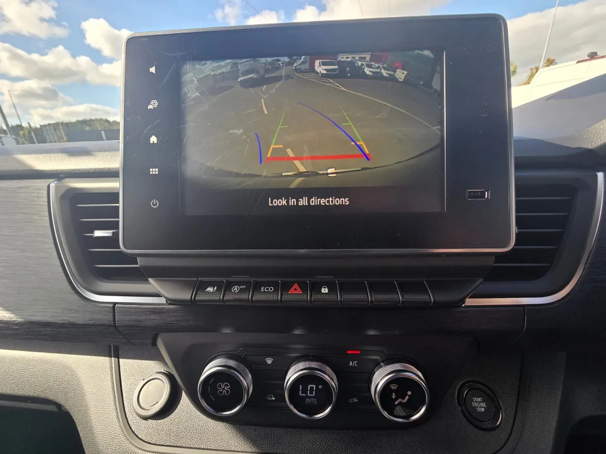 NEW Renault Trafic Exclusive 170BHP/150BHP Manual Black - Furgon: slika 5 NEW Renault Trafic Exclusive 170BHP/150BHP Manual Black - Furgon: slika 5