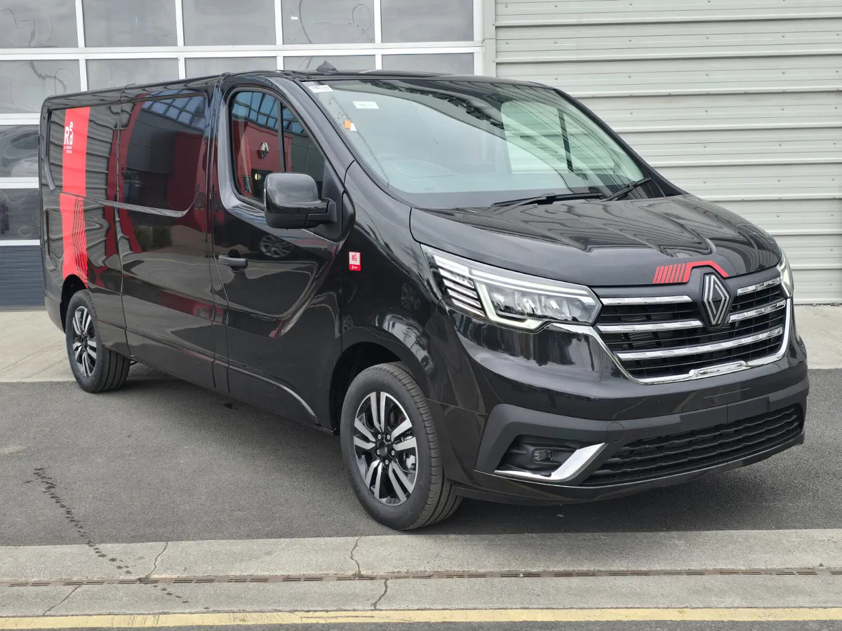 NEW Renault Trafic Exclusive 170BHP/150BHP Manual Black - Furgon: slika 1 NEW Renault Trafic Exclusive 170BHP/150BHP Manual Black - Furgon: slika 1