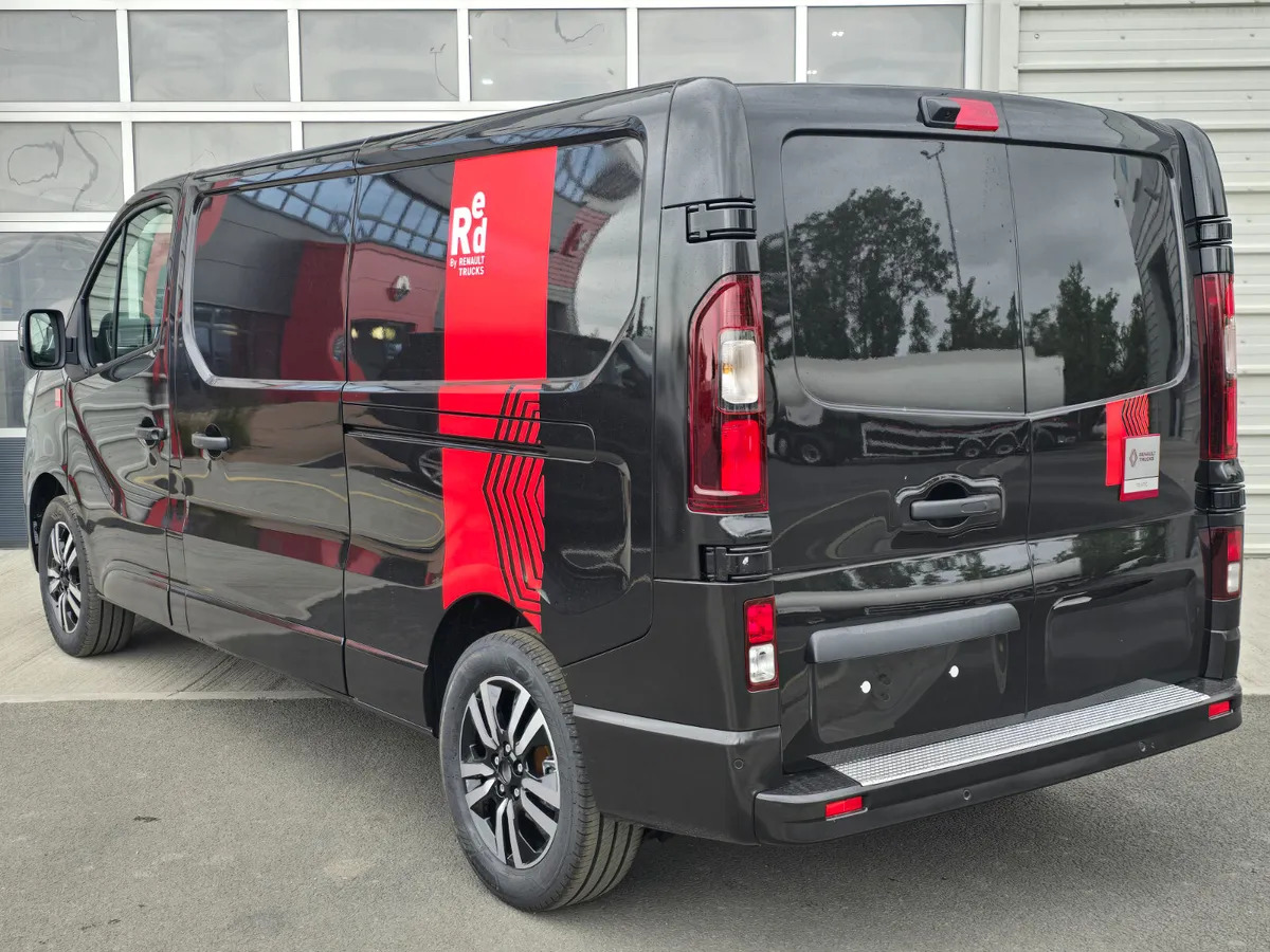Novu Furgon NEW Renault Trafic Exclusive 170BHP/150BHP Manual Black: slika 6