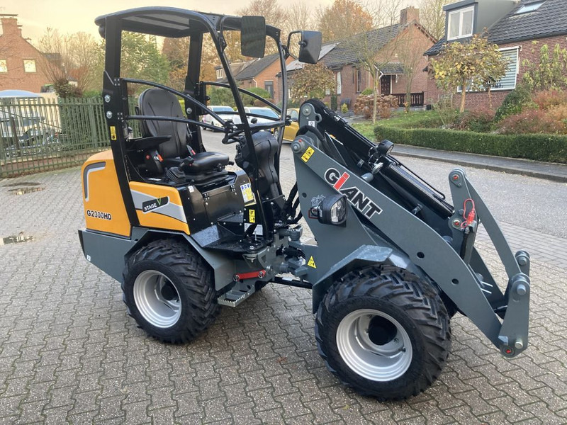 Giant G2300 HD - Zglobni utovarivač: slika 5 Giant G2300 HD - Zglobni utovarivač: slika 5