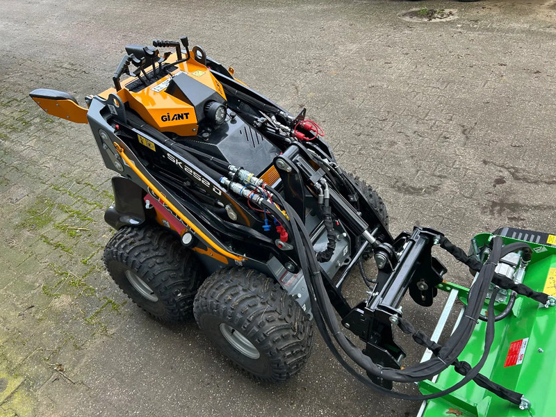 Giant SK252D + klepelmaaier - Zglobni utovarivač: slika 4 Giant SK252D + klepelmaaier - Zglobni utovarivač: slika 4