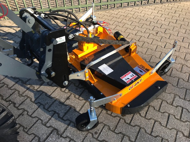 Giant cirkelmaaier - Kosačica: slika 1 Giant cirkelmaaier - Kosačica: slika 1