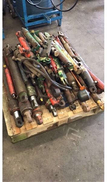 Grote partij hydraulische cilinders - Hidraulični cilindar za Poljoprivredna mašina: slika 1 Grote partij hydraulische cilinders - Hidraulični cilindar za Poljoprivredna mašina: slika 1