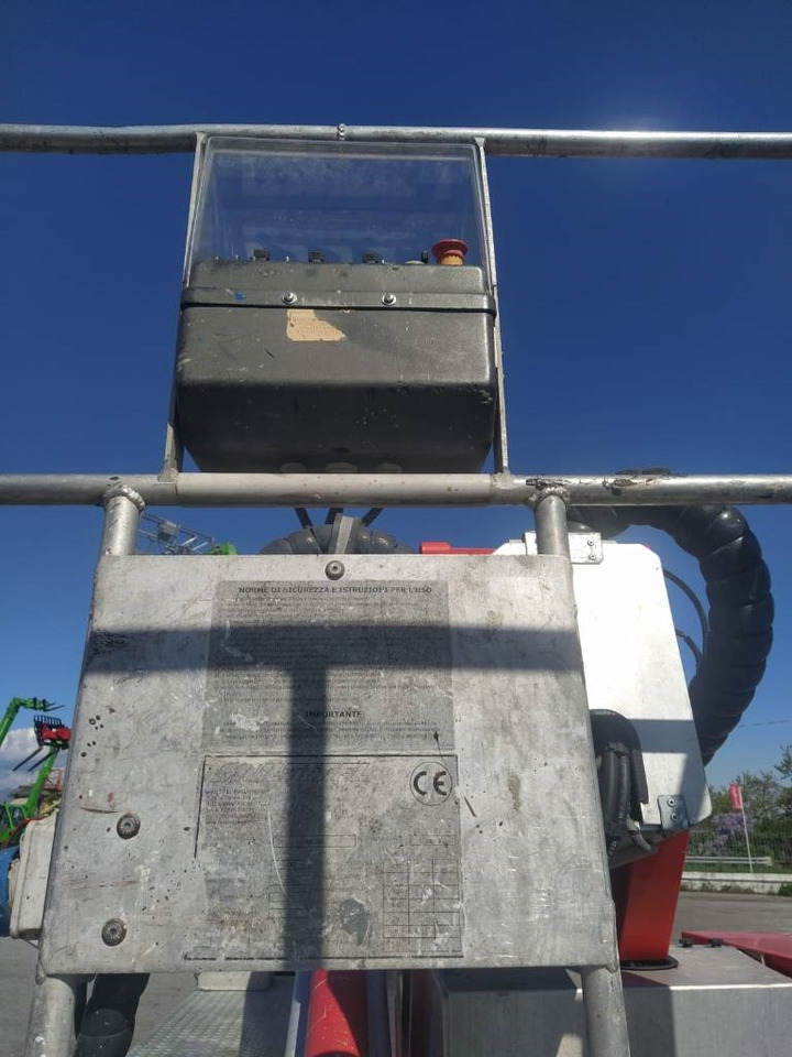 Multitel MX 250 - Vazdušna platforma montirana na kamion: slika 4 Multitel MX 250 - Vazdušna platforma montirana na kamion: slika 4