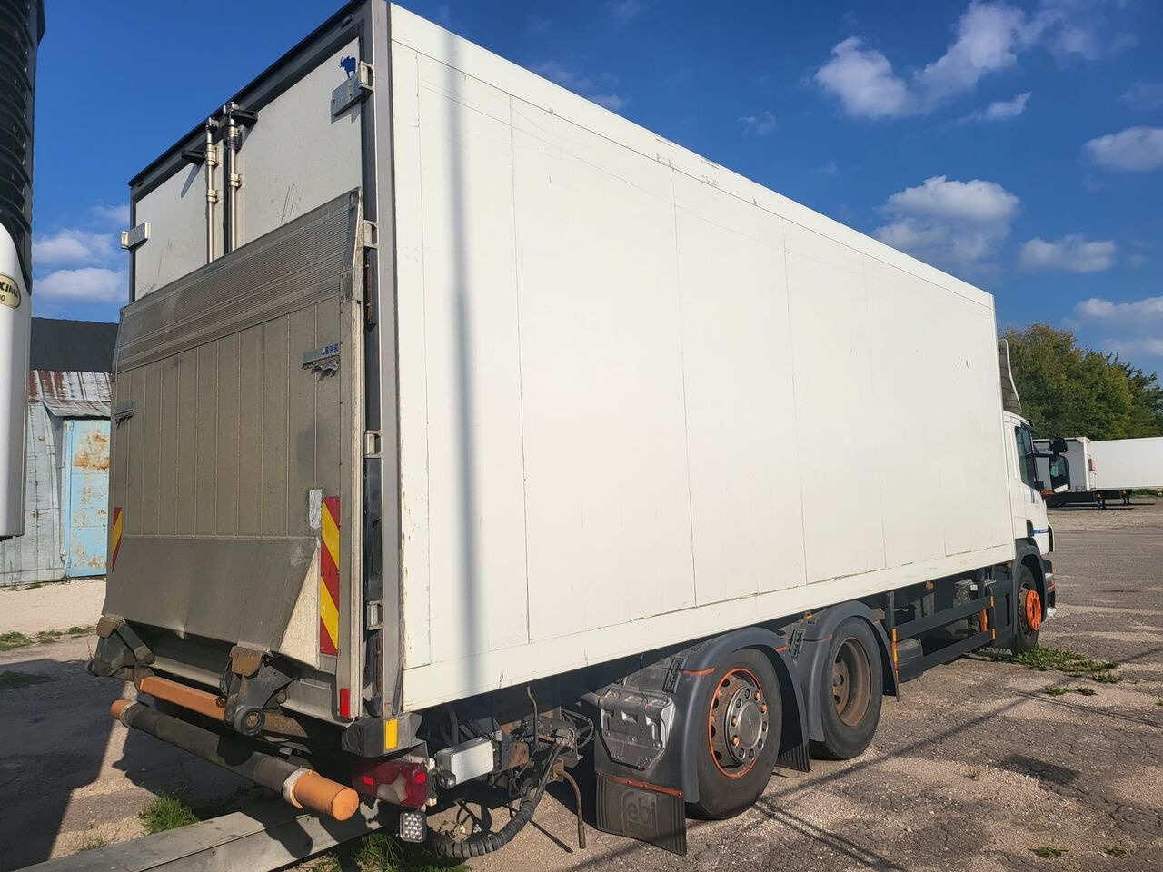 Scania Scania Schmitz Cargobull P 400 P 400 ZKO 18 - Hladnjača: slika 5 Scania Scania Schmitz Cargobull P 400 P 400 ZKO 18 - Hladnjača: slika 5