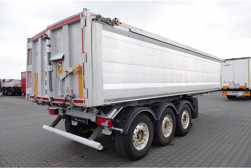 Benalu WYWROTKA / 26 m3 / ALUMINIOWA / OŚ PODNOSZONA / WAGA: 5 000 KG / - Poluprikolica istovarivača: slika 5 Benalu WYWROTKA / 26 m3 / ALUMINIOWA / OŚ PODNOSZONA / WAGA: 5 000 KG / - Poluprikolica istovarivača: slika 5