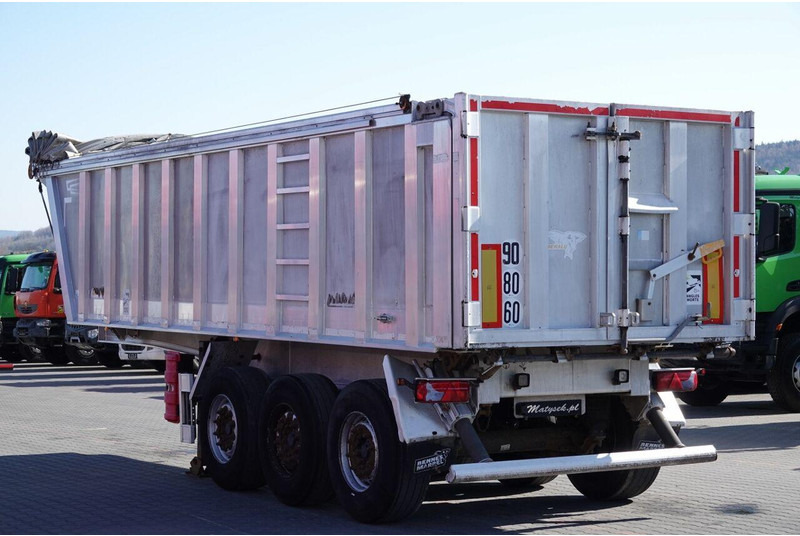 Benalu WYWROTKA ALUMINIOWA 28 M3 / OŚ PODNOSZONA / WAGA 5100 KG - Poluprikolica istovarivača: slika 5 Benalu WYWROTKA ALUMINIOWA 28 M3 / OŚ PODNOSZONA / WAGA 5100 KG - Poluprikolica istovarivača: slika 5