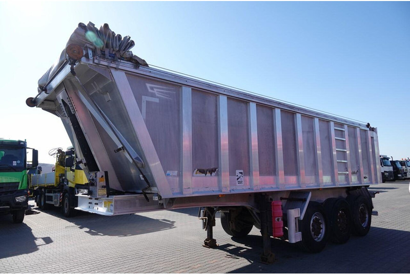 Benalu WYWROTKA ALUMINIOWA 28 M3 / OŚ PODNOSZONA / WAGA 5100 KG - Poluprikolica istovarivača: slika 3 Benalu WYWROTKA ALUMINIOWA 28 M3 / OŚ PODNOSZONA / WAGA 5100 KG - Poluprikolica istovarivača: slika 3