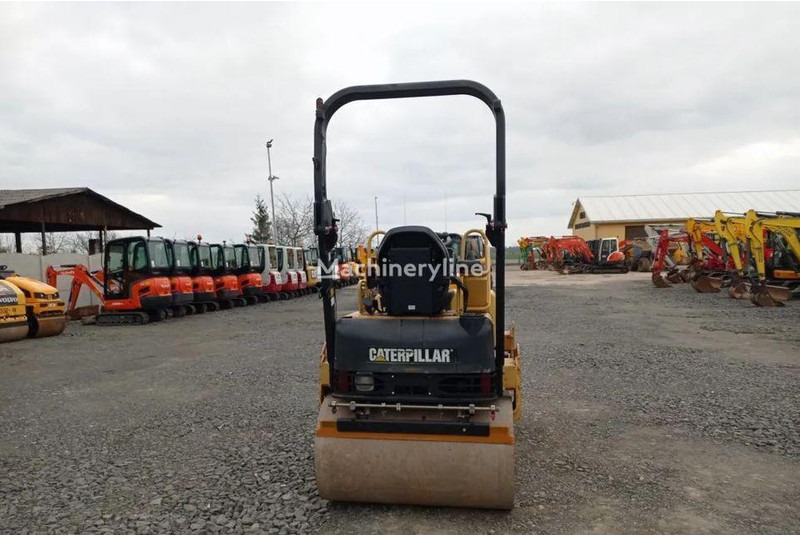 Caterpillar CB -224 Úthenger - Valjak: slika 3 Caterpillar CB -224 Úthenger - Valjak: slika 3