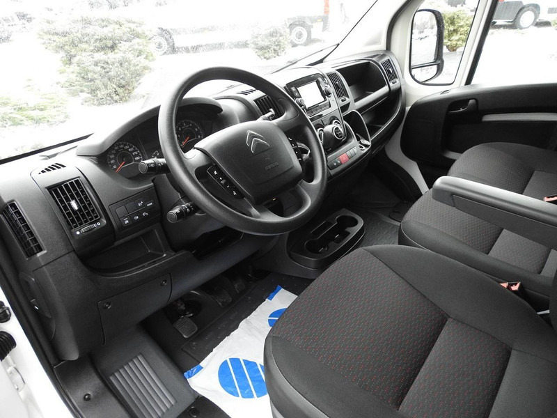 Citroën JUMPER KONTENER WINDA 8 PALET TEMPOMAT NAWIGACJA KLIMATYZACJA 1 - Kamion sa zatvorenim sandukom: slika 2 Citroën JUMPER KONTENER WINDA 8 PALET TEMPOMAT NAWIGACJA KLIMATYZACJA 1 - Kamion sa zatvorenim sandukom: slika 2