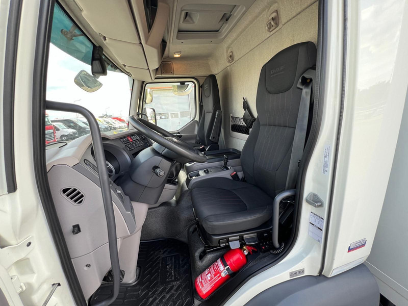 Kamion sa zatvorenim sandukom DAF LF 210 12.210 CONTAINER+LIFT 1500 kg 1.HAND: slika 14