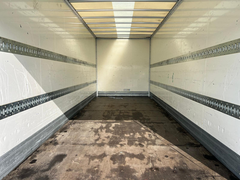 Kamion sa zatvorenim sandukom DAF LF 210 12.210 CONTAINER+LIFT 1500 kg 1.HAND: slika 8