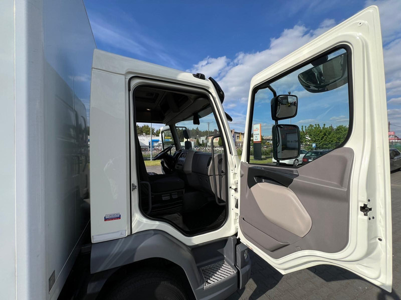 Kamion sa zatvorenim sandukom DAF LF 210 12.210 CONTAINER+LIFT 1500 kg 1.HAND: slika 17