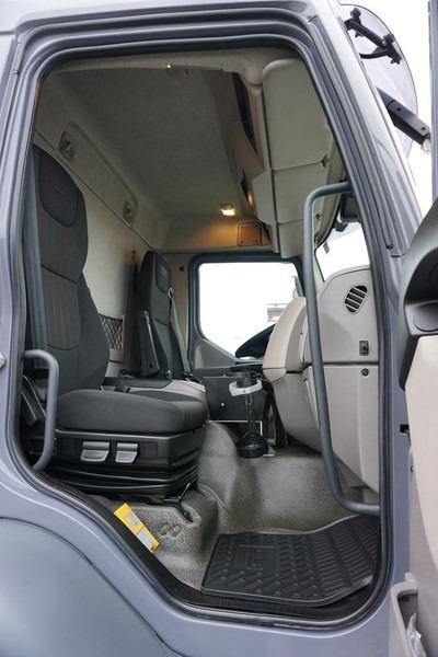 Kamion sa tovarnim sandukom, Kamion sa dizalicom DAF LF / 260 / ACC / SKRZYNIOWY + HDS / HYVA HC-183 / PILOT / ROTATO: slika 8