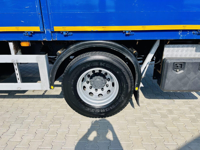 Kamion sa tovarnim sandukom, Kamion sa dizalicom DAF LF CF 250 Right Handed: slika 6