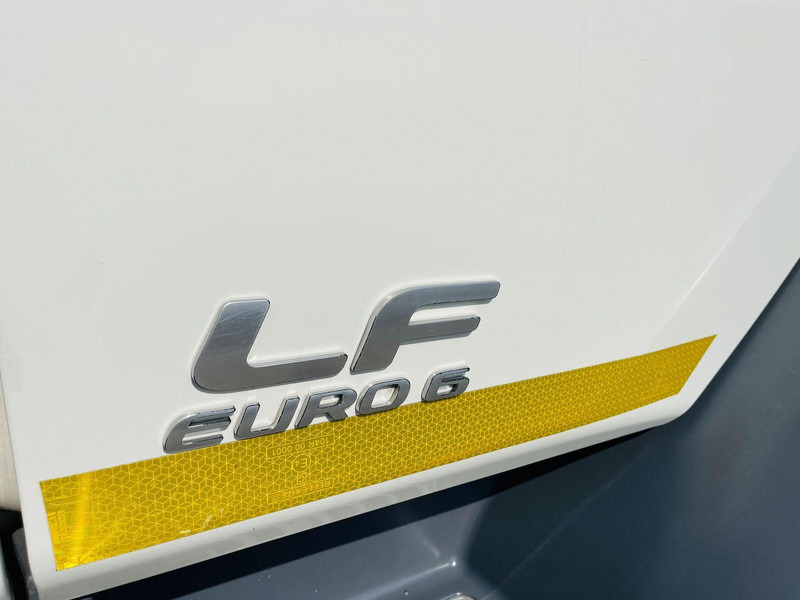 Kamion sa tovarnim sandukom, Kamion sa dizalicom DAF LF CF 250 Right Handed: slika 10