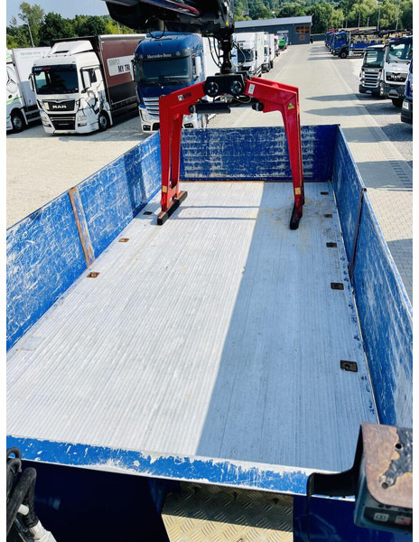 Kamion sa tovarnim sandukom, Kamion sa dizalicom DAF LF CF 250 Right Handed: slika 9