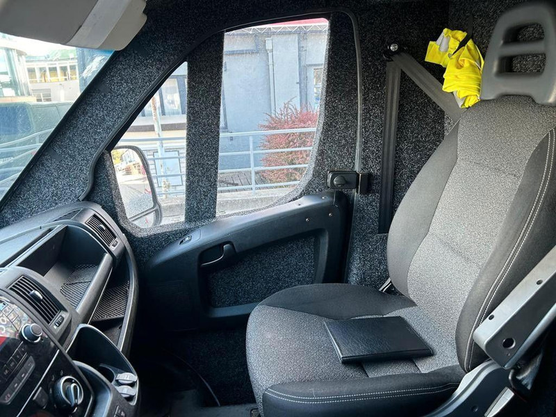 Fiat Ducato Armored Money Truck - Dostavno vozilo sa zatvorenim sandukom: slika 5 Fiat Ducato Armored Money Truck - Dostavno vozilo sa zatvorenim sandukom: slika 5