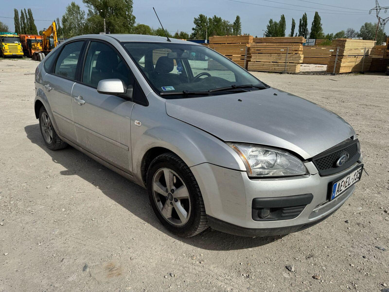 Ford Focus 1,6 i - Damaged Car - Hečbek: slika 2 Ford Focus 1,6 i - Damaged Car - Hečbek: slika 2
