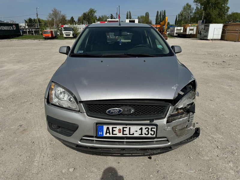 Ford Focus 1,6 i - Damaged Car - Hečbek: slika 3 Ford Focus 1,6 i - Damaged Car - Hečbek: slika 3