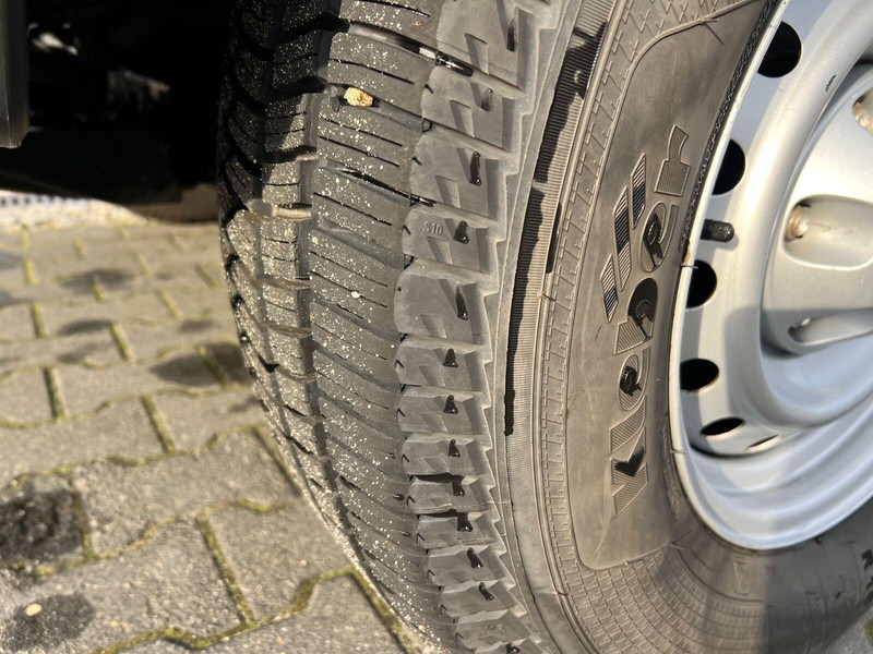 Isuzu Satellite 4X4 Kontener Chłodnia/Mroźnia + 230V ThermoKing - Dostavno vozilo hladnjača: slika 5 Isuzu Satellite 4X4 Kontener Chłodnia/Mroźnia + 230V ThermoKing - Dostavno vozilo hladnjača: slika 5