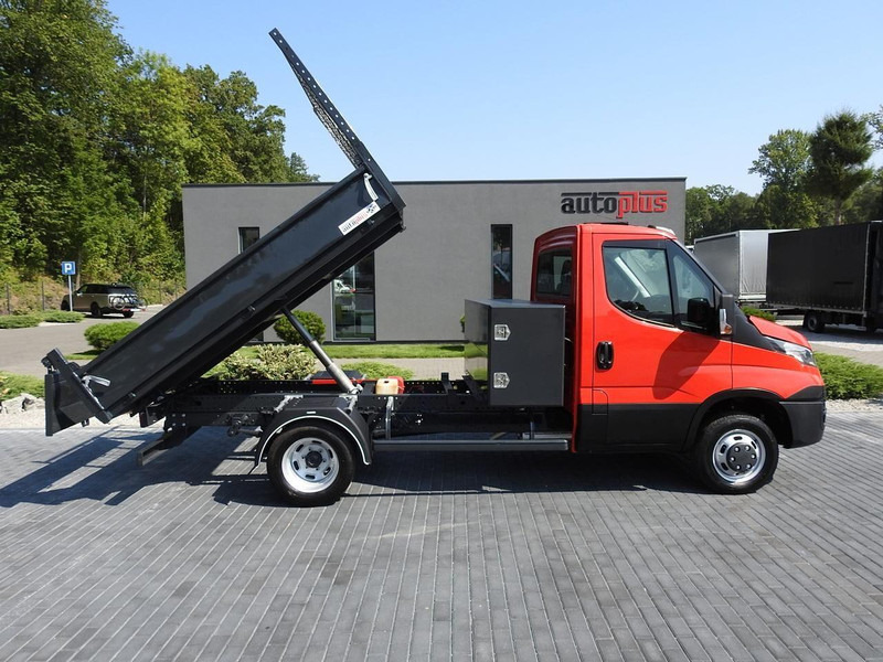 Lizing Iveco DAILY 35C13 WYWROTKA TEMPOMAT KLIMATYZACJA BLIŹNIACZE KOŁA 130K Iveco DAILY 35C13 WYWROTKA TEMPOMAT KLIMATYZACJA BLIŹNIACZE KOŁA 130K: slika 8 Lizing Iveco DAILY 35C13 WYWROTKA TEMPOMAT KLIMATYZACJA BLIŹNIACZE KOŁA 130K Iveco DAILY 35C13 WYWROTKA TEMPOMAT KLIMATYZACJA BLIŹNIACZE KOŁA 130K: slika 8