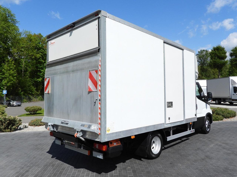 Iveco DAILY 35C16 KONTENER WINDA 8 PALET TEMPOMAT AUTOMAT HI-MATIC BLI - Dostavno vozilo sa zatvorenim sandukom: slika 3 Iveco DAILY 35C16 KONTENER WINDA 8 PALET TEMPOMAT AUTOMAT HI-MATIC BLI - Dostavno vozilo sa zatvorenim sandukom: slika 3