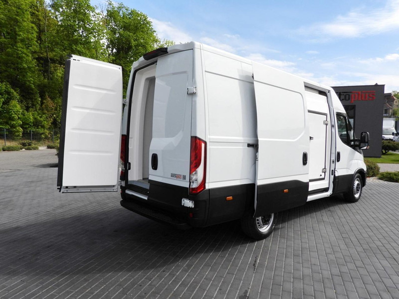 Iveco DAILY 35S14 FURGON CHŁODNIA -10*C ZASILANIE 230V TEMPOMAT AUTOMA - Dostavno vozilo hladnjača: slika 3 Iveco DAILY 35S14 FURGON CHŁODNIA -10*C ZASILANIE 230V TEMPOMAT AUTOMA - Dostavno vozilo hladnjača: slika 3