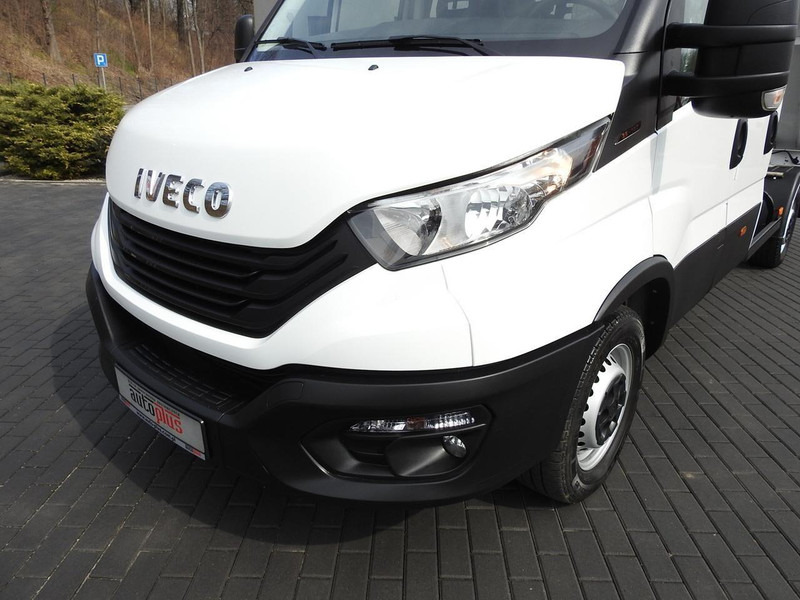 Lizing Iveco DAILY 35S14 WYWROTKA PODWÓJNA KABINA DOKA 7 MIEJSC TEMPOMAT KLIM Iveco DAILY 35S14 WYWROTKA PODWÓJNA KABINA DOKA 7 MIEJSC TEMPOMAT KLIM: slika 17