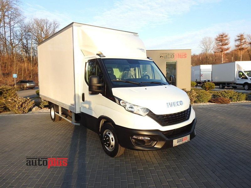 Iveco DAILY 35S16 KONTENER WINDA 8 PALET TEMPOMAT KLIMATYZACJA BLIŹNIA - Dostavno vozilo sa zatvorenim sandukom: slika 1 Iveco DAILY 35S16 KONTENER WINDA 8 PALET TEMPOMAT KLIMATYZACJA BLIŹNIA - Dostavno vozilo sa zatvorenim sandukom: slika 1