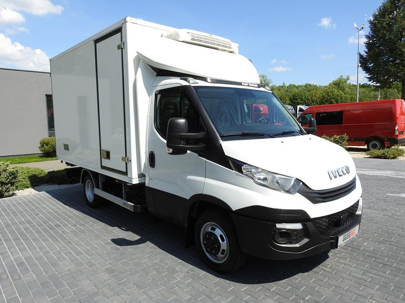 Iveco DAILY 50C15 CHŁODNIA KONTENER -5*C ZASILANIE 230V KLIMATYZACJA B - Hladnjača: slika 4 Iveco DAILY 50C15 CHŁODNIA KONTENER -5*C ZASILANIE 230V KLIMATYZACJA B - Hladnjača: slika 4
